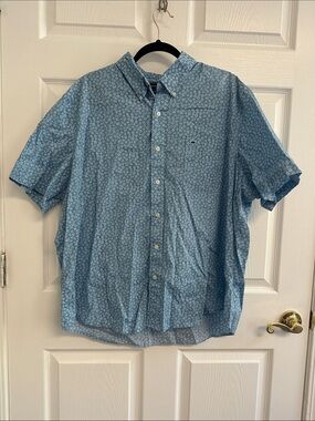 crown & ivy Light Blue Short-Sleeve Button-Down Shirt with Micro Floral Pattern